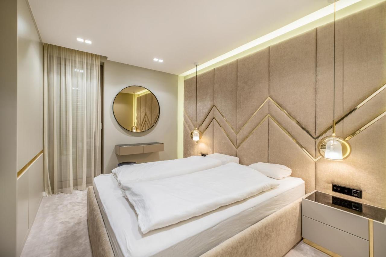 Myflat Coral 61 Luxury Apartment Siofok Bagian luar foto