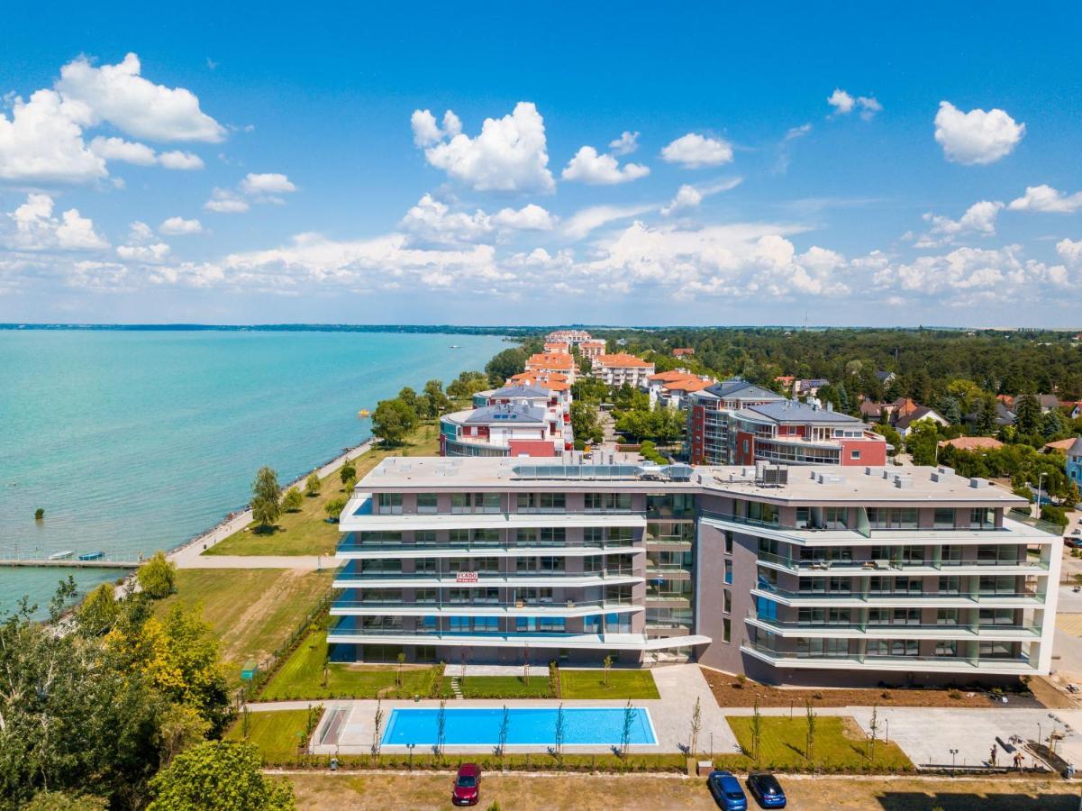 Myflat Coral 61 Luxury Apartment Siofok Bagian luar foto